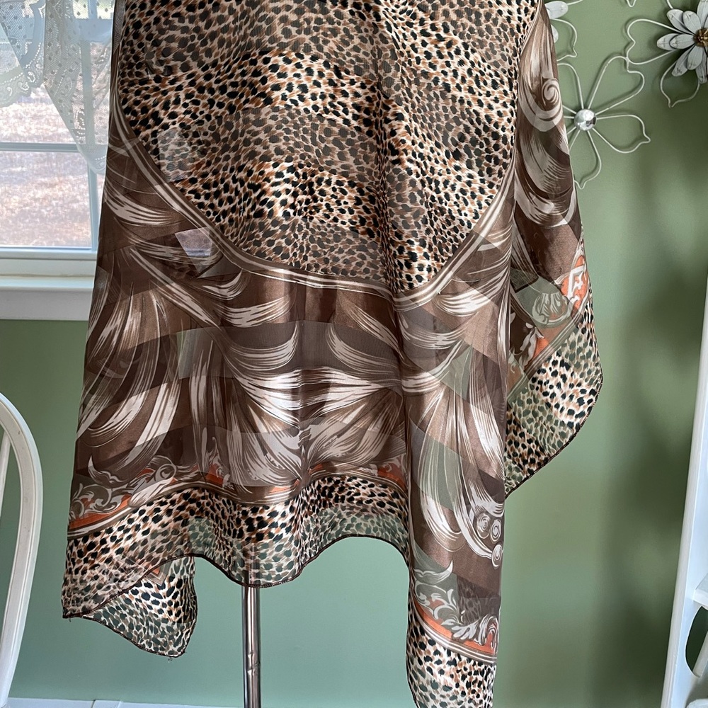 Very pretty scarf. OS